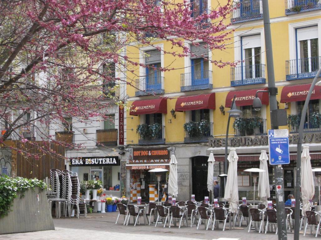 Hostal Tirso Plaza Мадрид Экстерьер фото