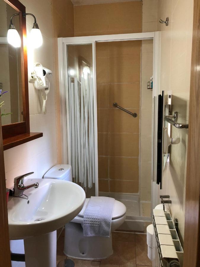 Hostal Tirso Plaza Мадрид Экстерьер фото